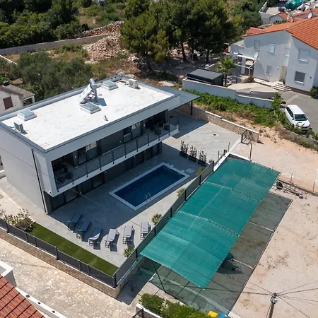 Villa Crnikovac *